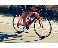 GIANT TRINITY ADVANCED Race-Ready Upgrade mit Giant SL1Aero Carbon Laufrädern Neon Red Tri TT Bike 2018